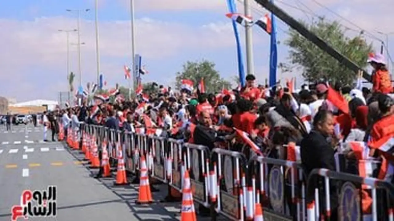 الجماهير تتجمع في مطار العلمين لاستقبال بعثة منتخب مصر